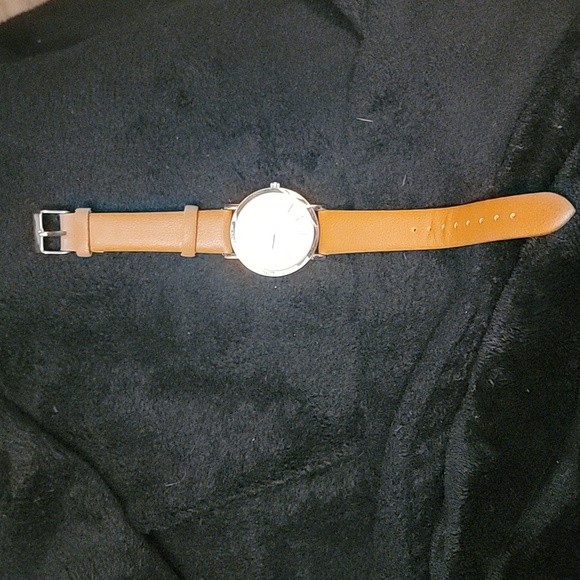 Watch - Picture 2 of 4